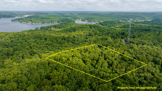 Lakeview Retreat: 3.52 Acres of Scenic Beauty